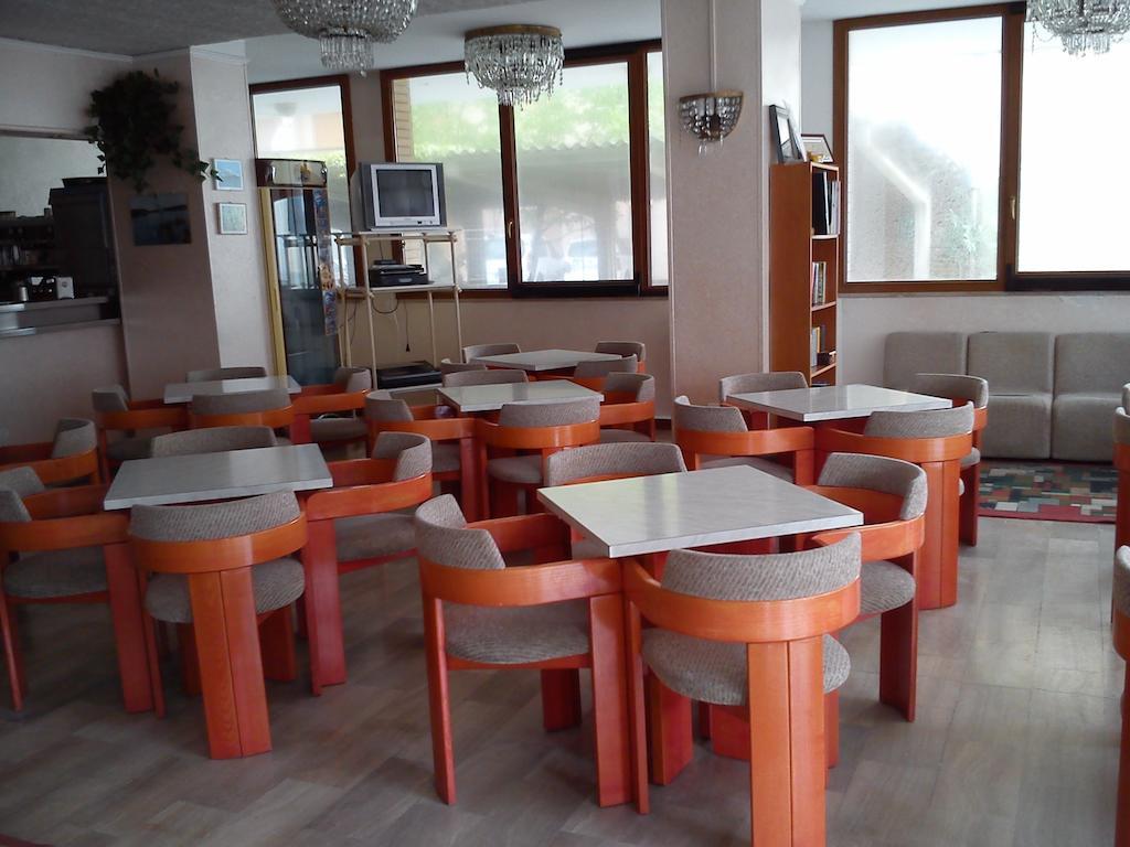 Hotel Darsena チェゼナーティコ エクステリア 写真