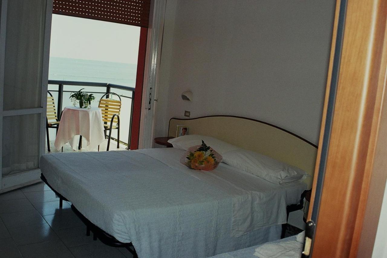 Hotel Darsena チェゼナーティコ エクステリア 写真